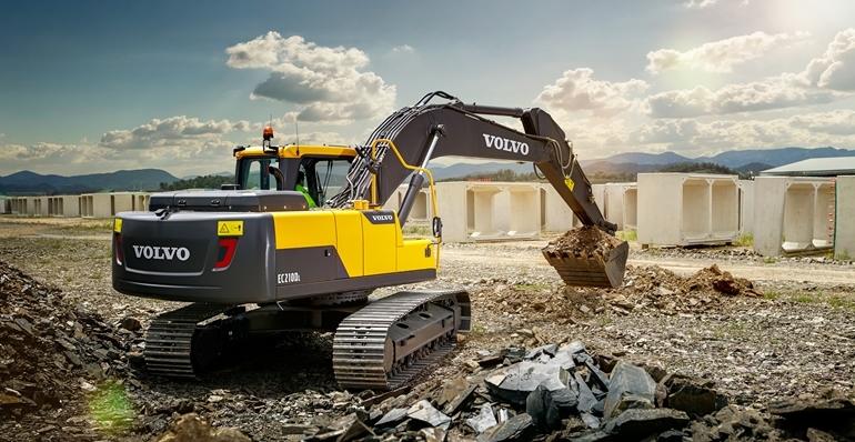 THE NEW VOLVO EC210D IS A PROFITABLE PERFORMANCE MACHINE