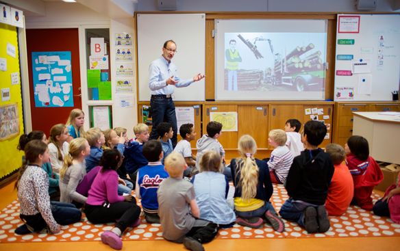 The Volvo Group encourages its 100 000 employees to educate children in traffic safet